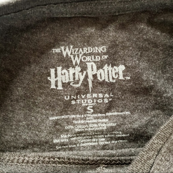 Harry Potter Hogwarts V-neck Shirt - Picture 4 of 6